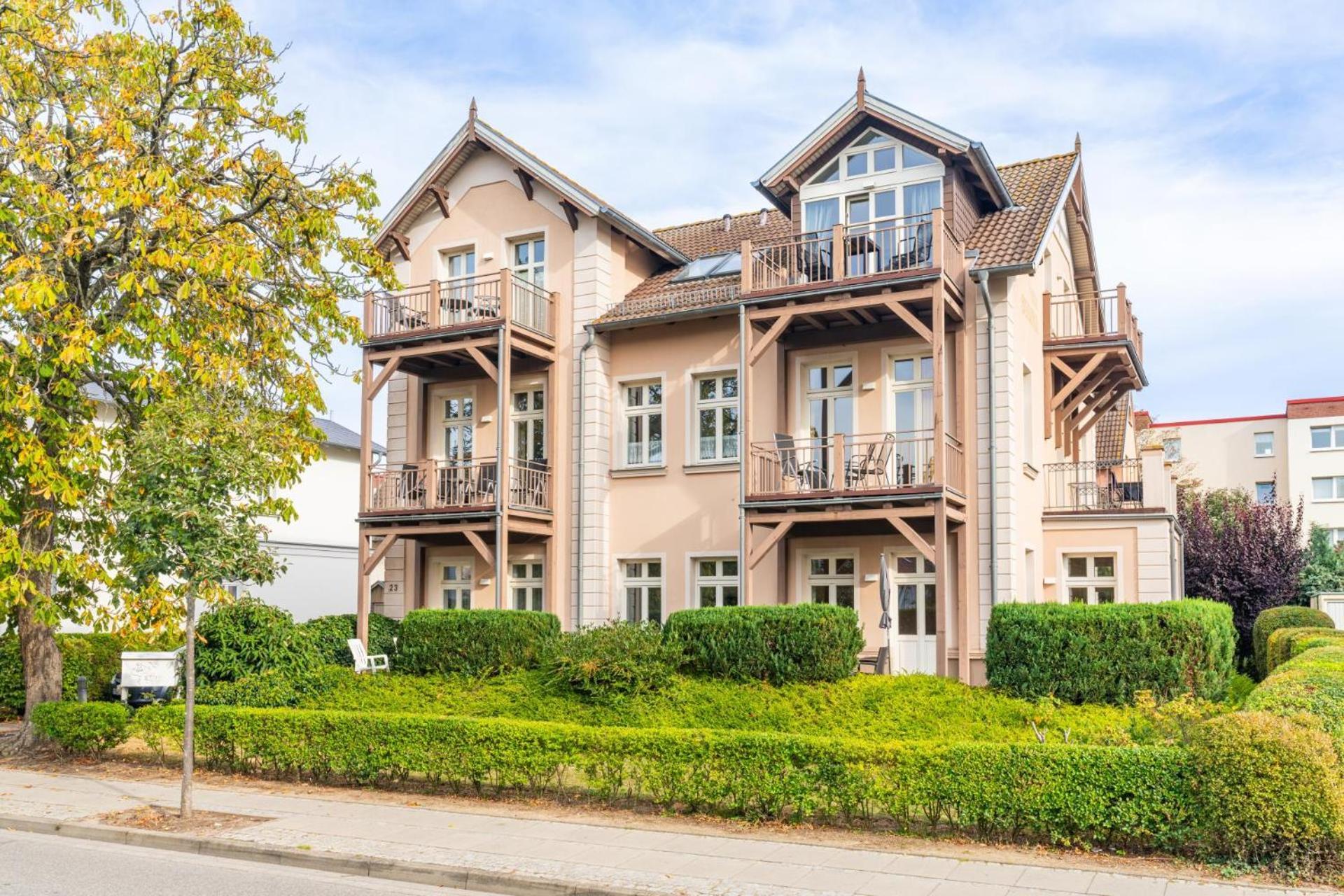 Lichtdurchflutete Fewo Mit 2 Balkonen, Strandnah, Mit Parkplatz Kuehlungsborn Exterior photo